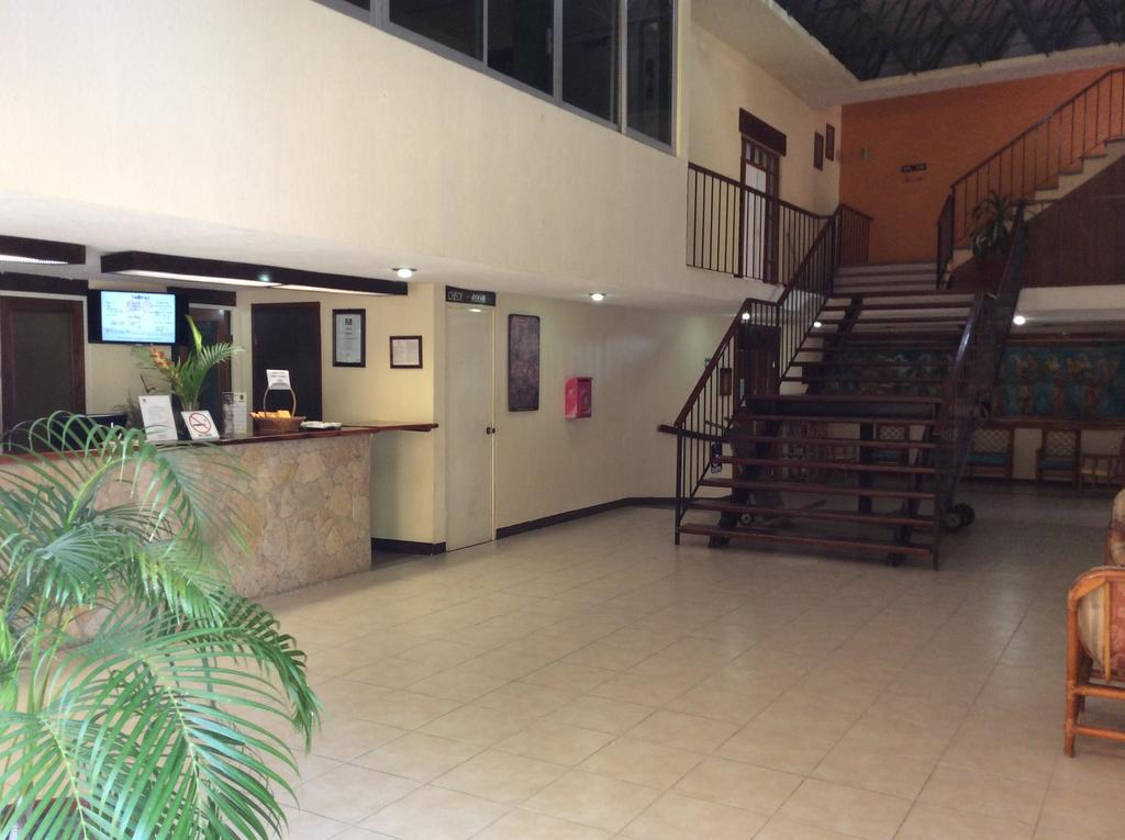 Plaza Palenque Hotel&Convention Center Exterior foto